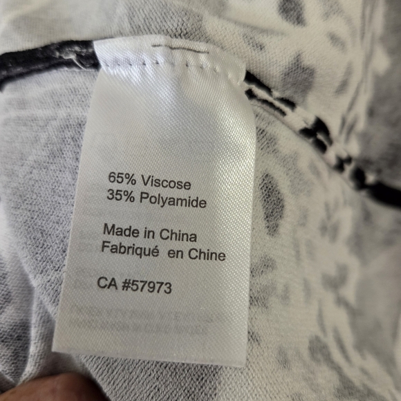 Elegant Black and White Floral Women's Tunic Wuth Rhinestones Size Med - Picture 5 of 5